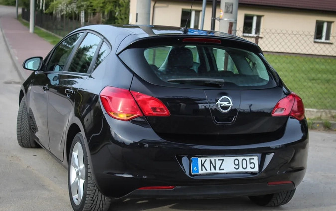 Opel Astra cena 21900 przebieg: 241000, rok produkcji 2009 z Ciechanów małe 407